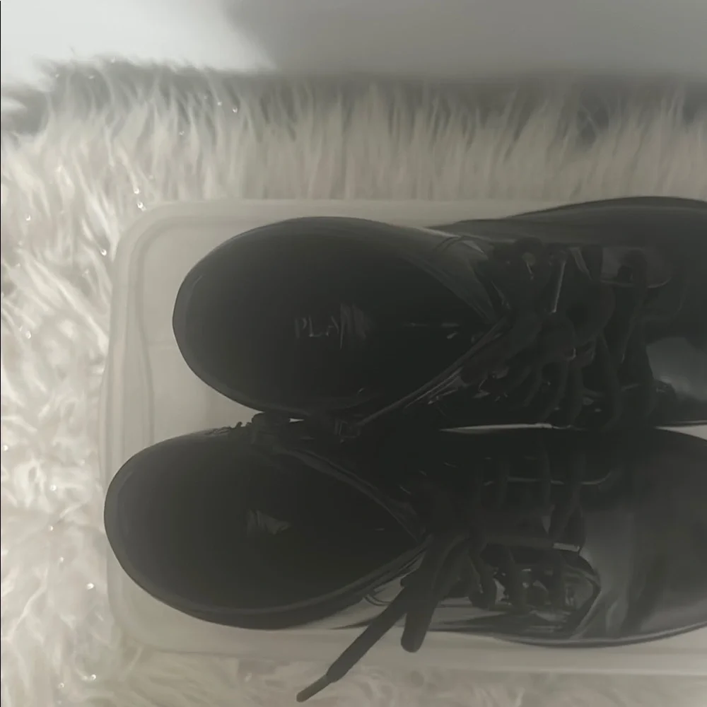 The Children's Place Black Boots Sleek and Stylish